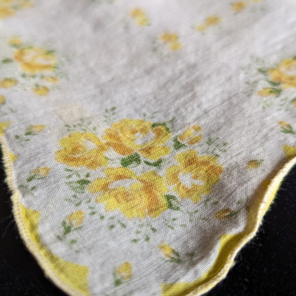 Vintage White Handkerchief with Yellow Flowers and Green Fauna - Picture 3 of 4